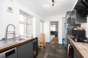 Kitchen- click for photo gallery